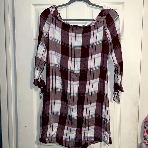 Dresses & Skirts - Off shoulder dress